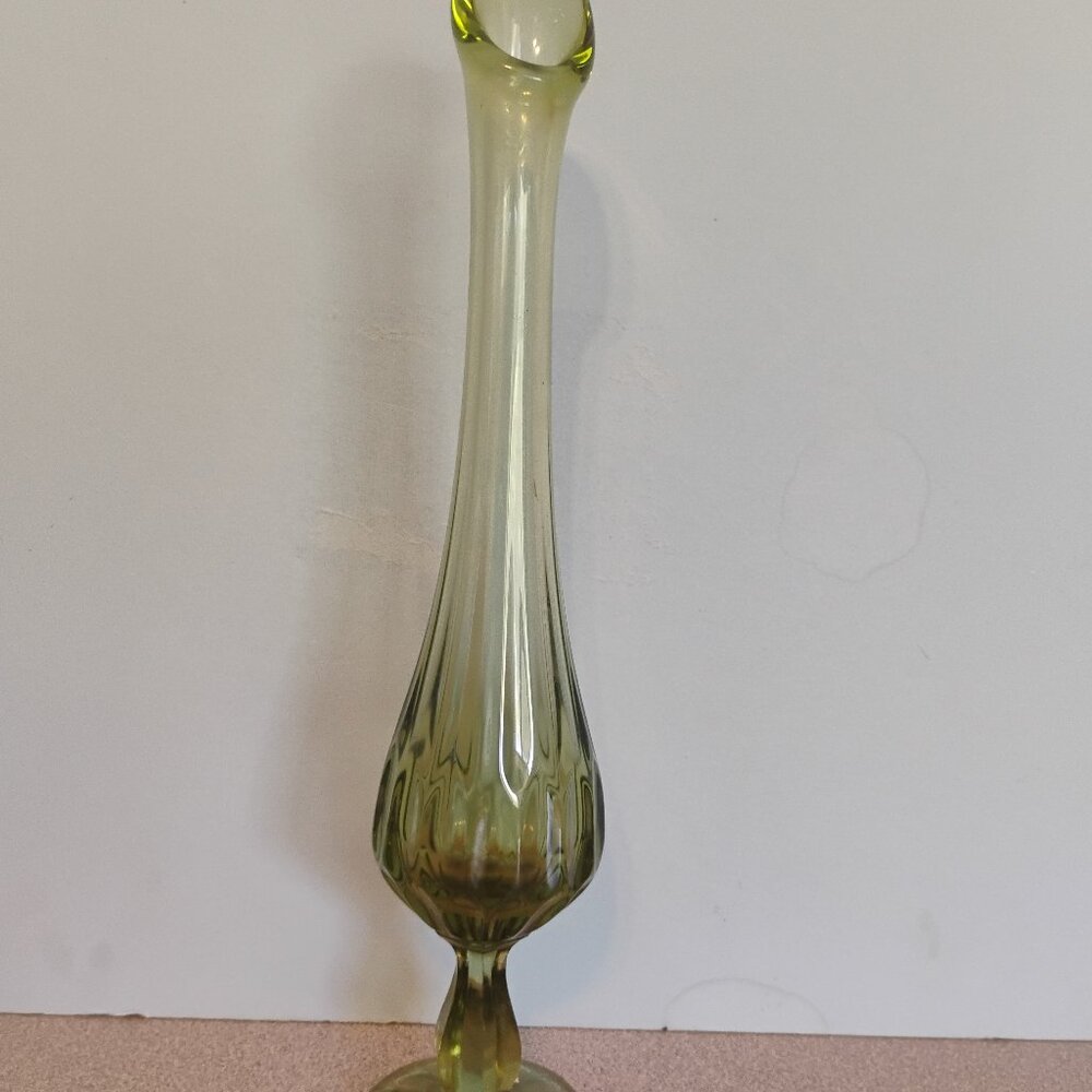 Fenton Vintage Green Colonial Pattern Swung Vase